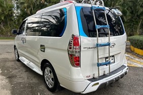Transport vehicle rear