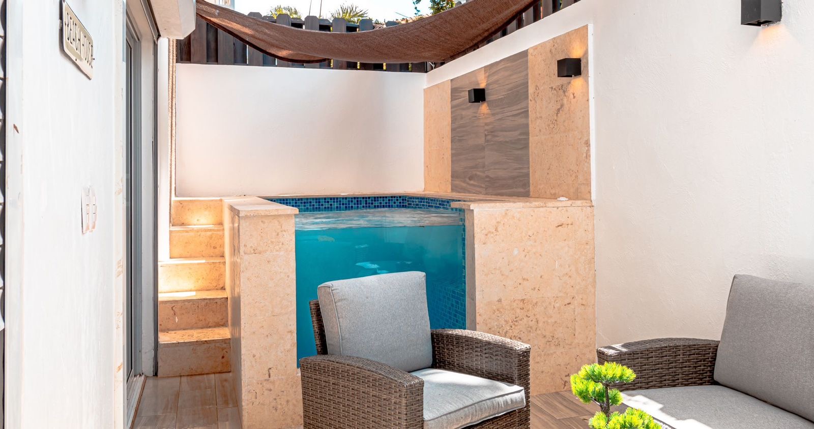 Private plunge pool